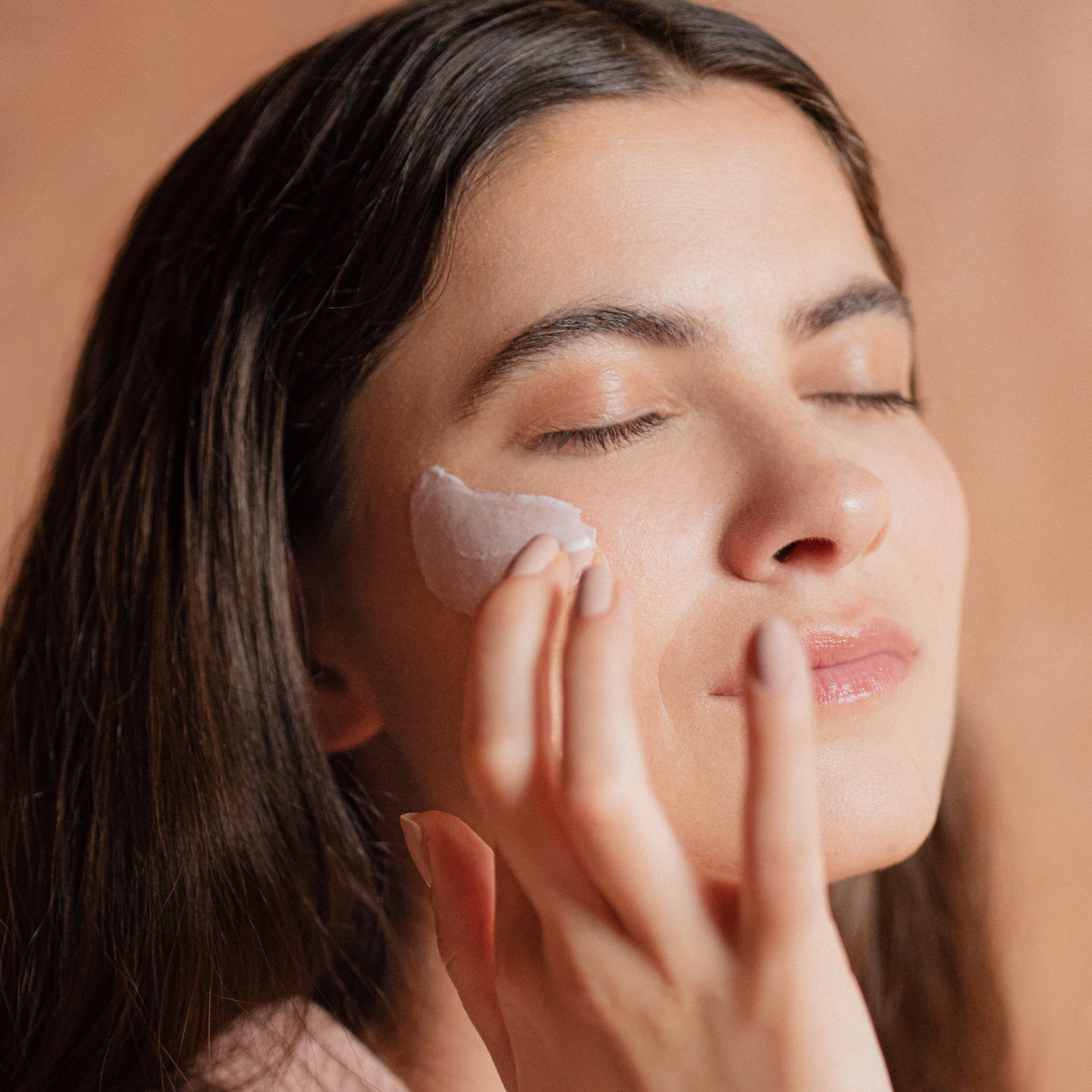 Evening Softness (Gesichtsreiniger + Lippenpflege + Serum + Nachtcreme)